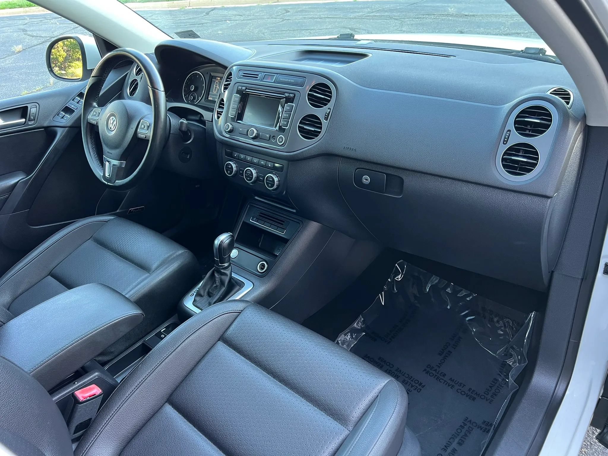 Used 2015 Volkswagen Tiguan SEL AWD/4WD image 12