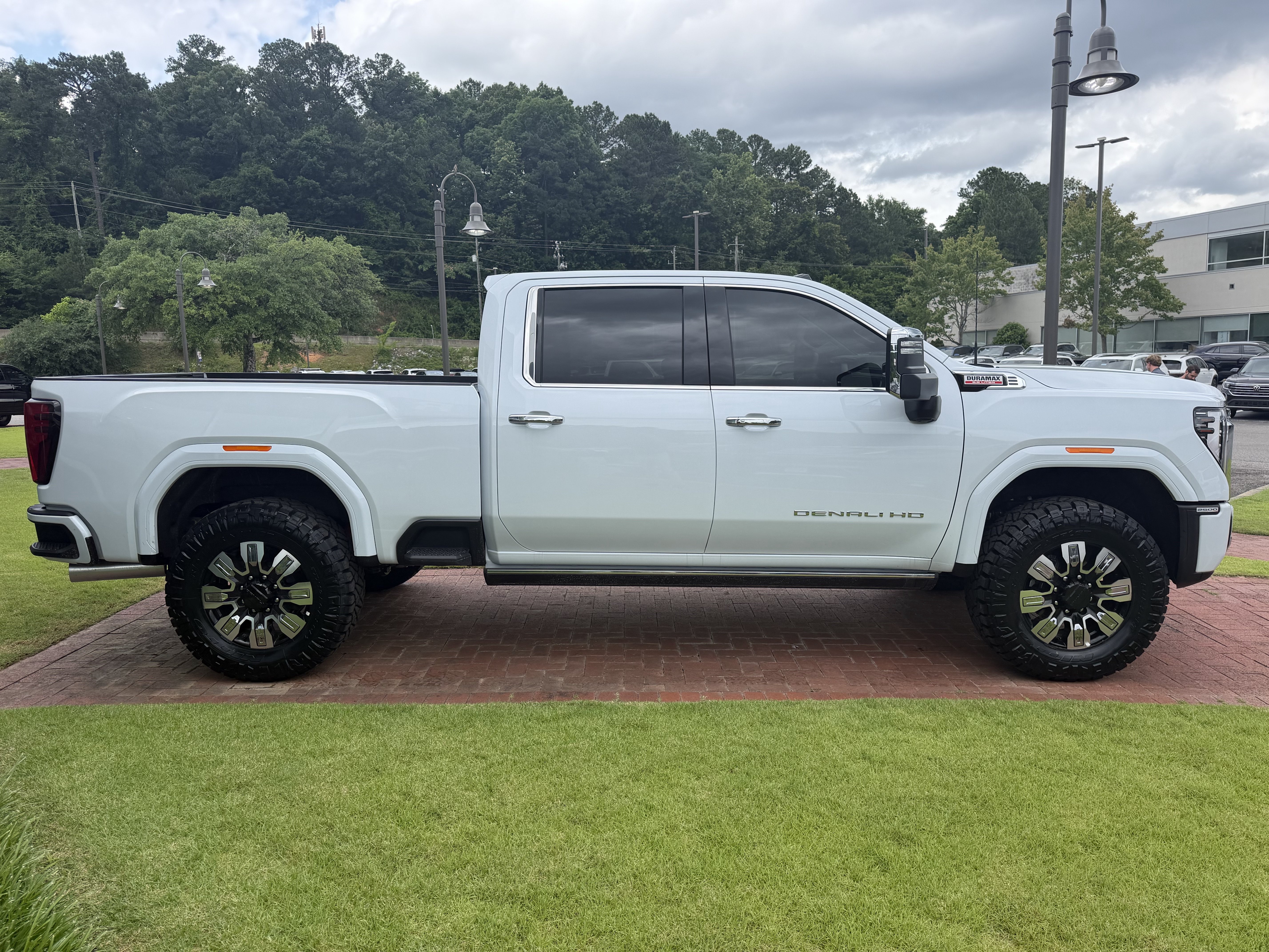 New 2026 GMC Sierra 2500 Denali w/ Denali Reserve Package AWD/4WD image 4