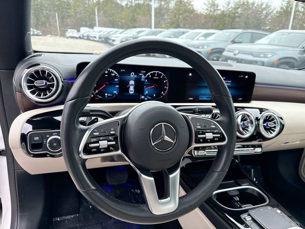 Used 2023 Mercedes-Benz CLA 250 4MATIC w/ Premium Package image 11