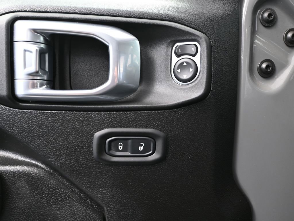 Used 2022 Jeep Gladiator Mojave w/ Auxiliary Switch Group image 20