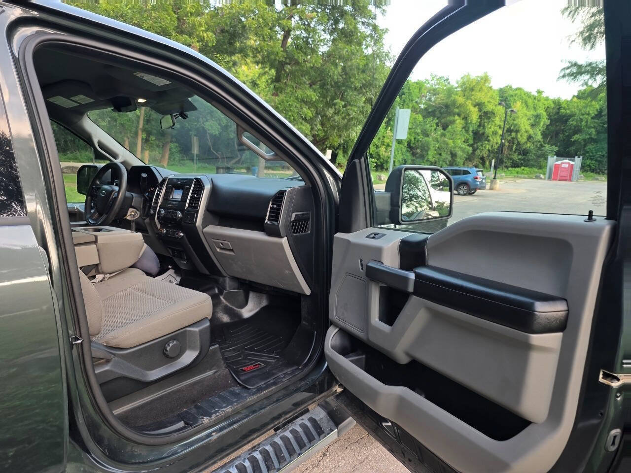 Used 2018 Ford F150 XLT AWD/4WD image 23