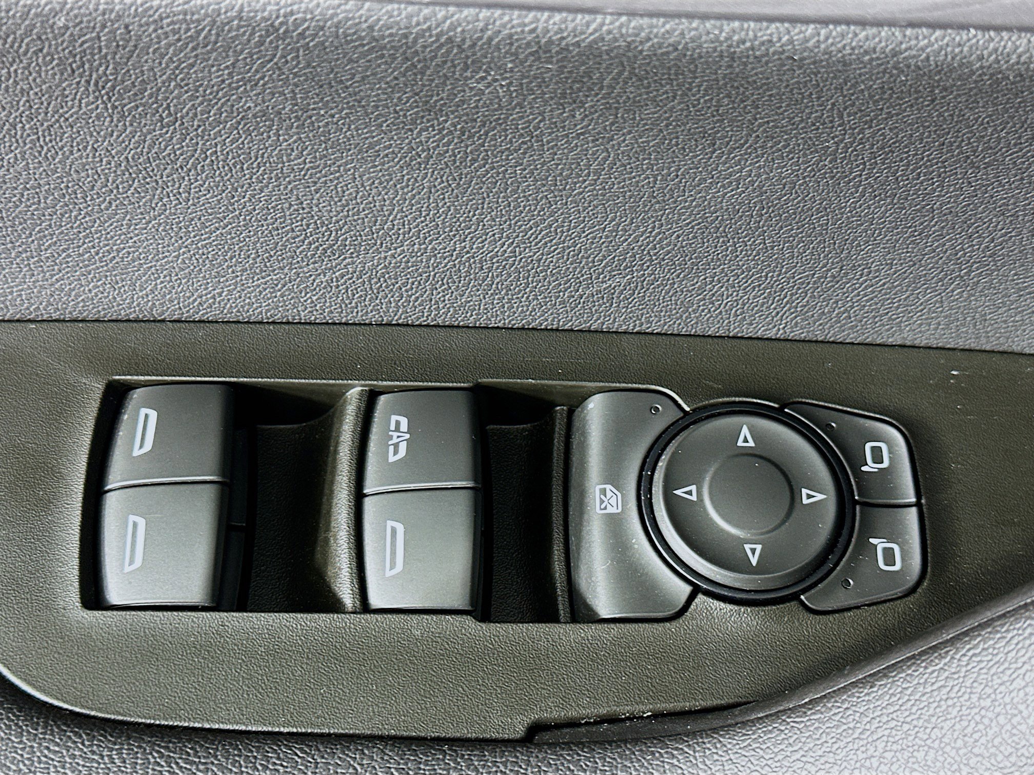 Used 2025 Chevrolet Blazer LT image 15