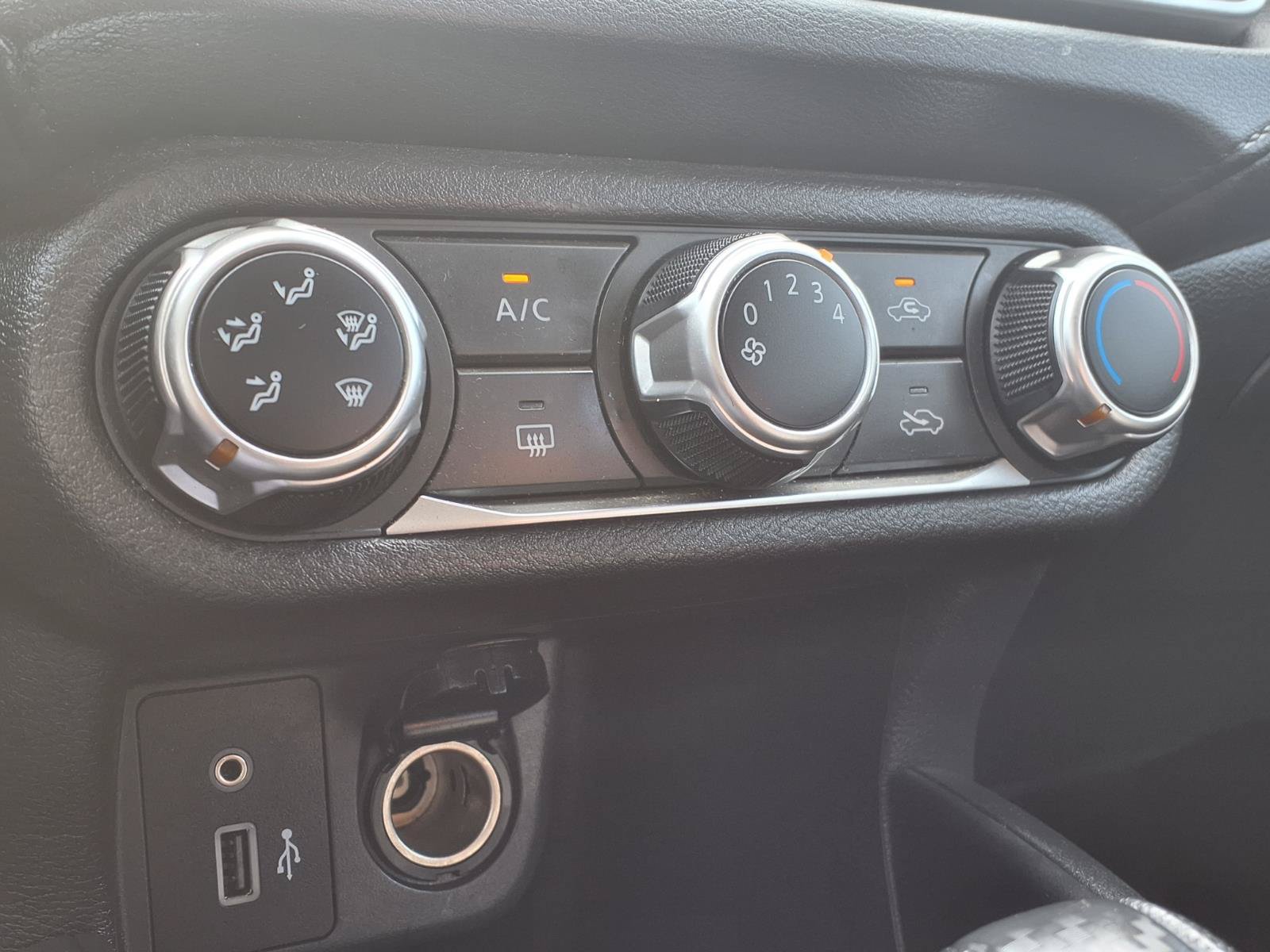 Used 2020 Nissan Versa S FWD image 10