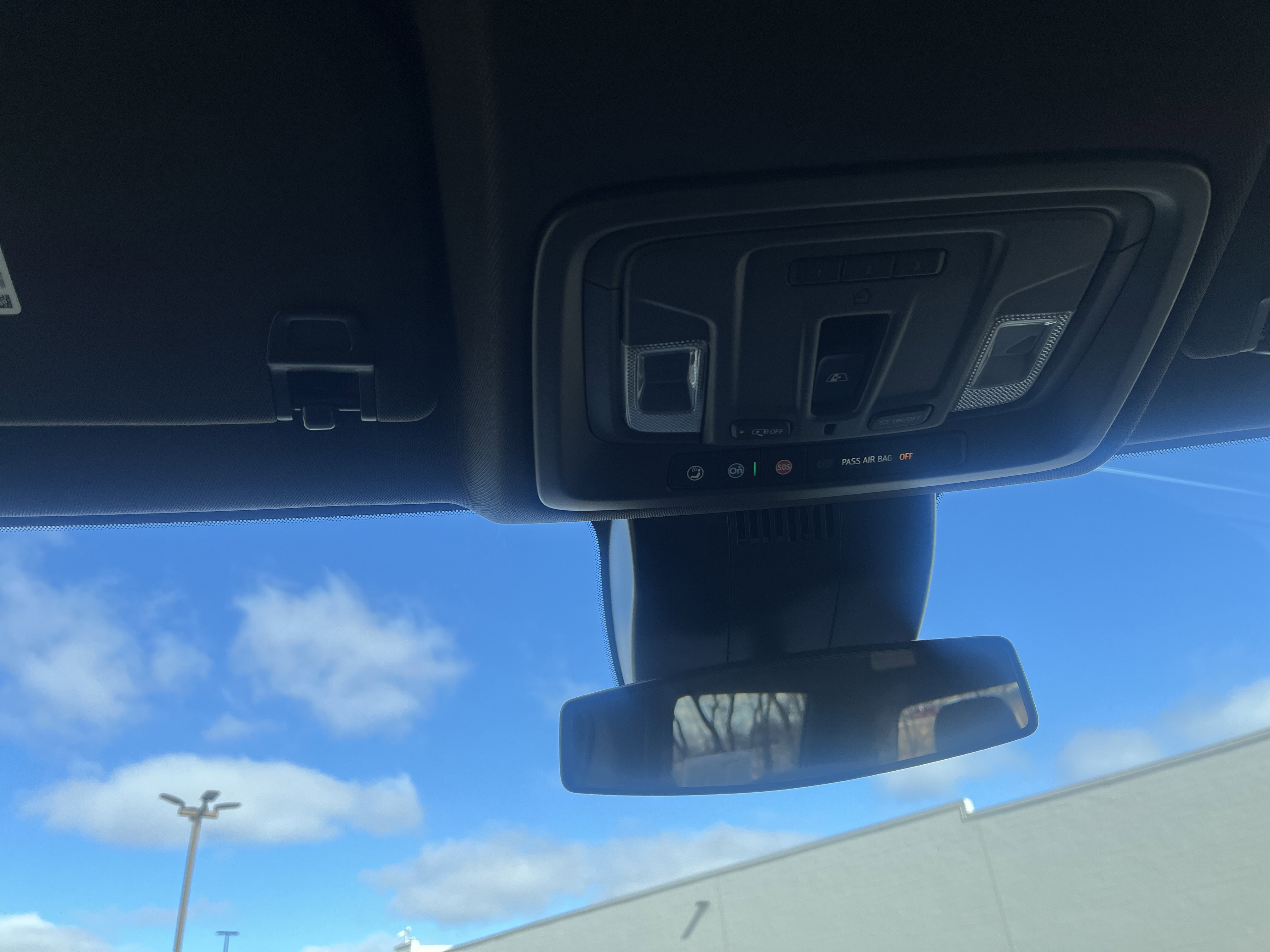 Used 2025 GMC Sierra 1500 SLE w/ Preferred Package image 27