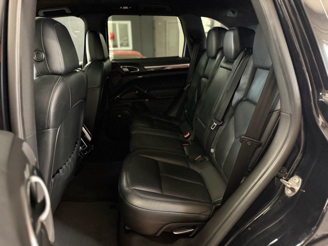 Used 2013 Porsche Cayenne Diesel AWD/4WD image 20