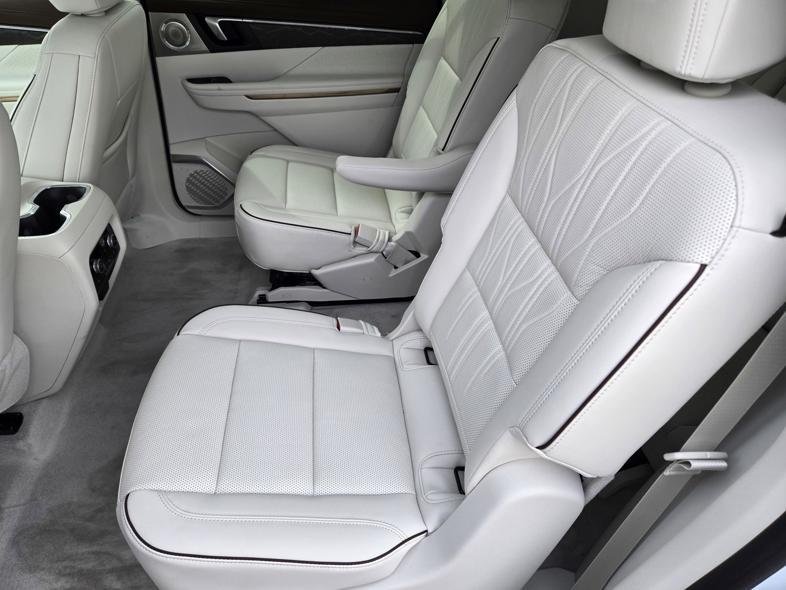 New 2026 Buick Enclave Avenir image 6