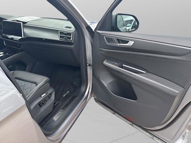 Used 2025 Volkswagen Atlas Cross Sport SEL Premium R-Line image 24
