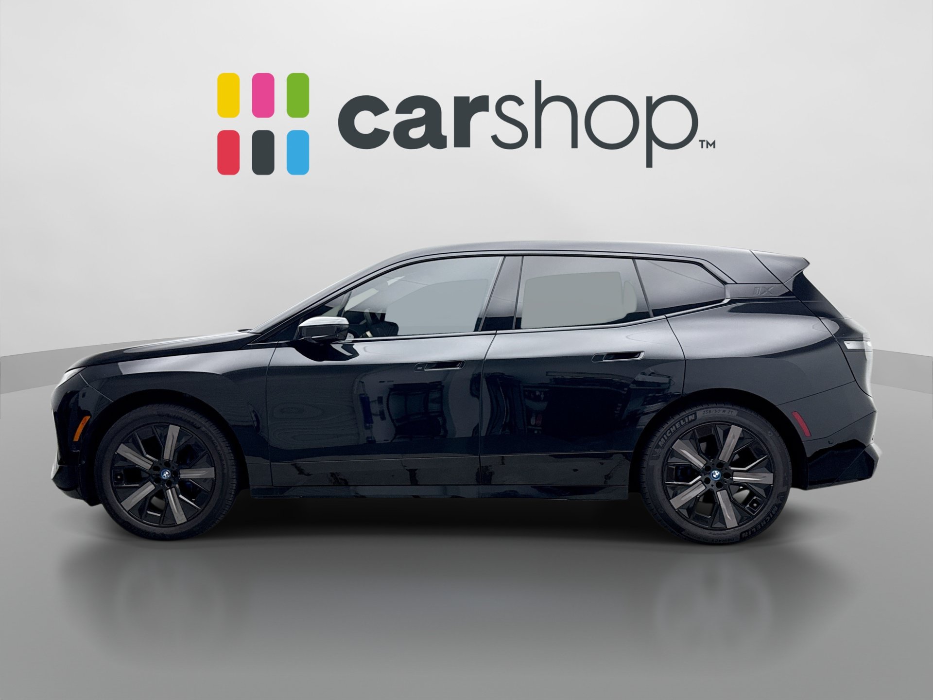 Used 2025 BMW iX xDrive50 w/ Premium Package AWD/4WD image 2