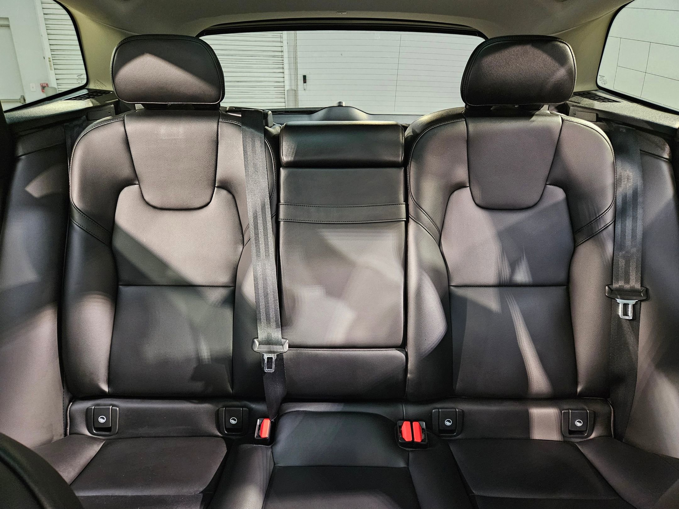 Used 2023 Volvo XC60 B5 Core image 13