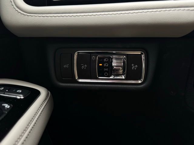 New 2026 Lincoln Aviator AWD w/ Jet Appearance Package image 36
