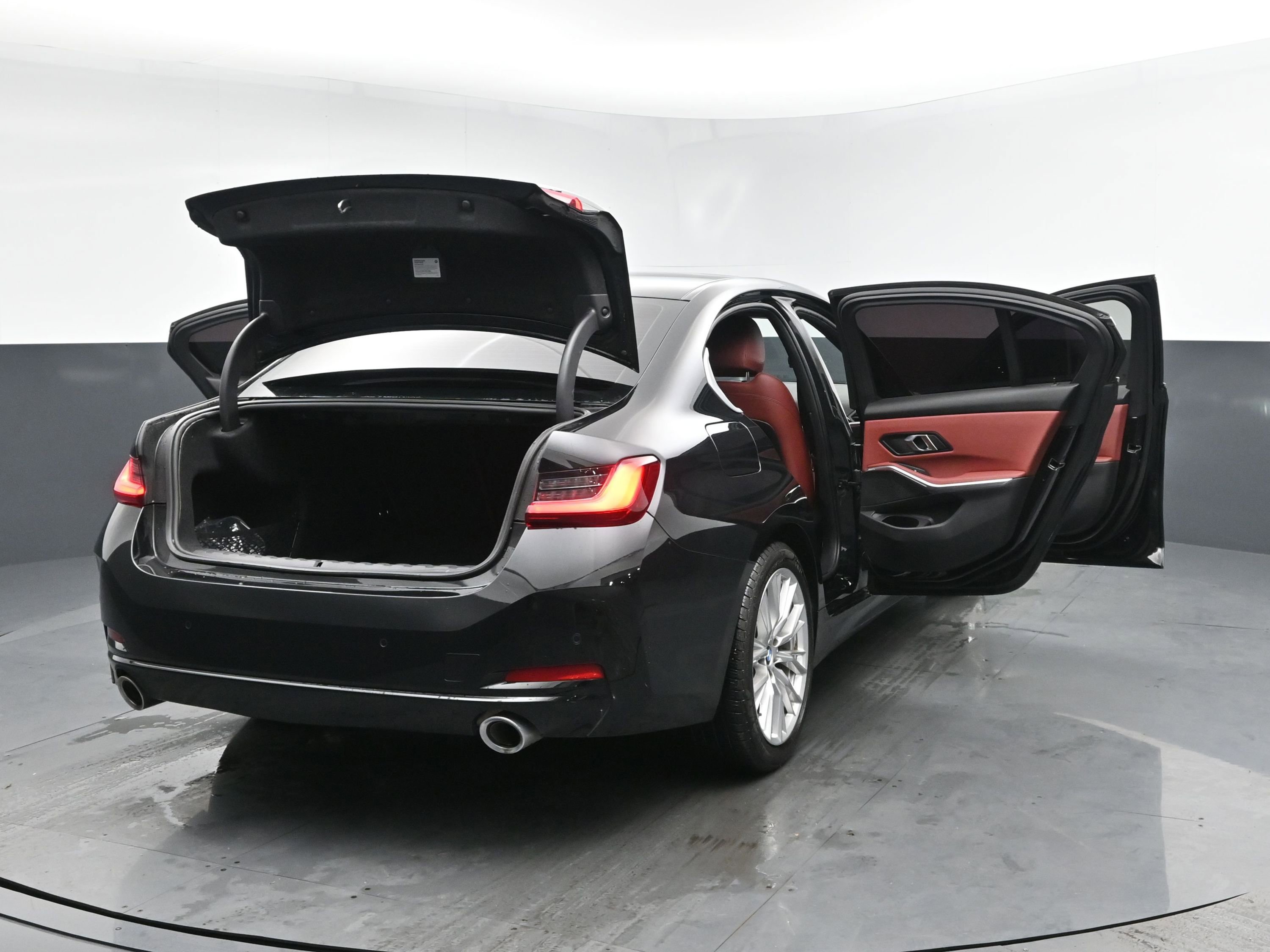 Used 2024 BMW 330i Sedan w/ Convenience Package image 30