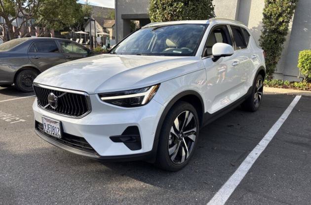 Used 2023 Volvo XC40 B5 Ultimate w/ Protection Package Premier
