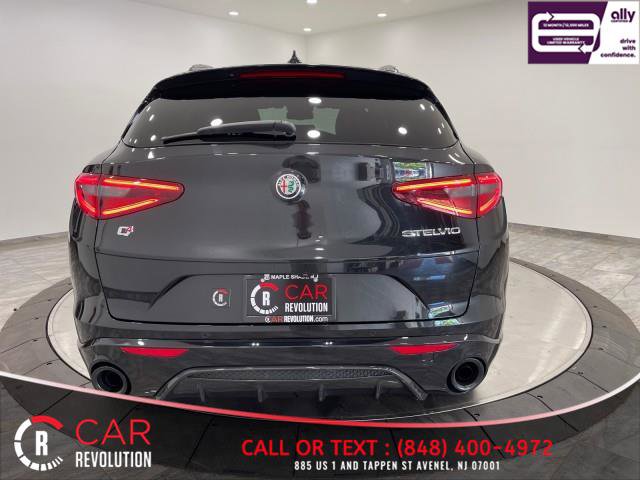 Used 2022 Alfa Romeo Stelvio Veloce image 6