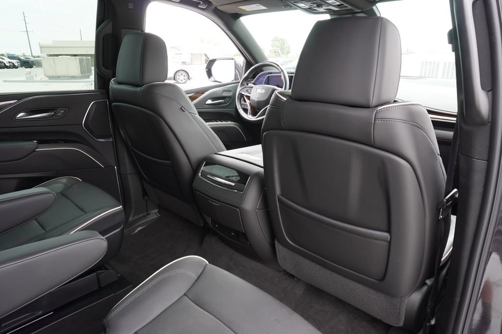 Certified 2024 Cadillac Escalade Premium Luxury w/ Performance Package AWD/4WD image 11