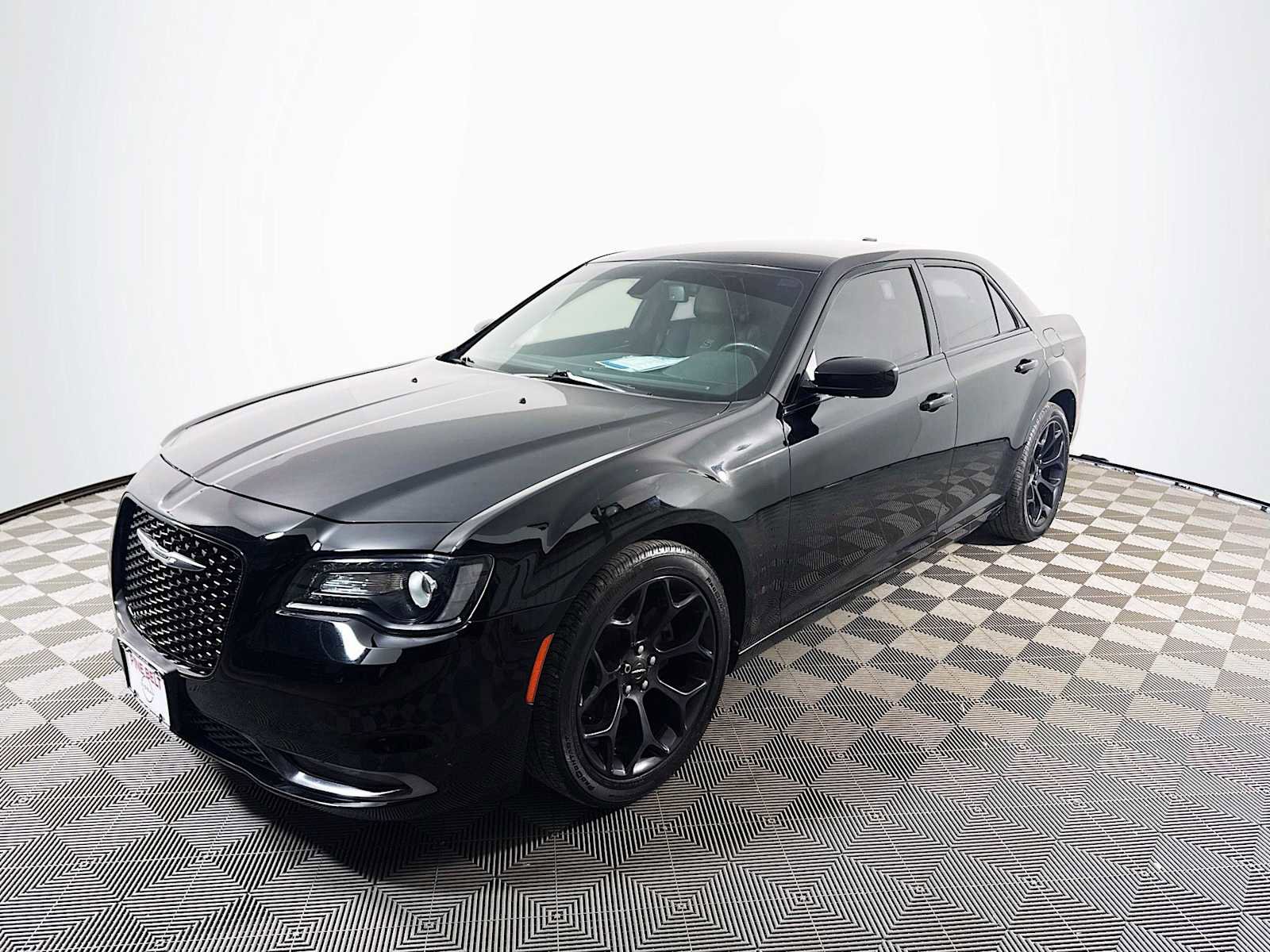 Used 2019 Chrysler 300 S image 1
