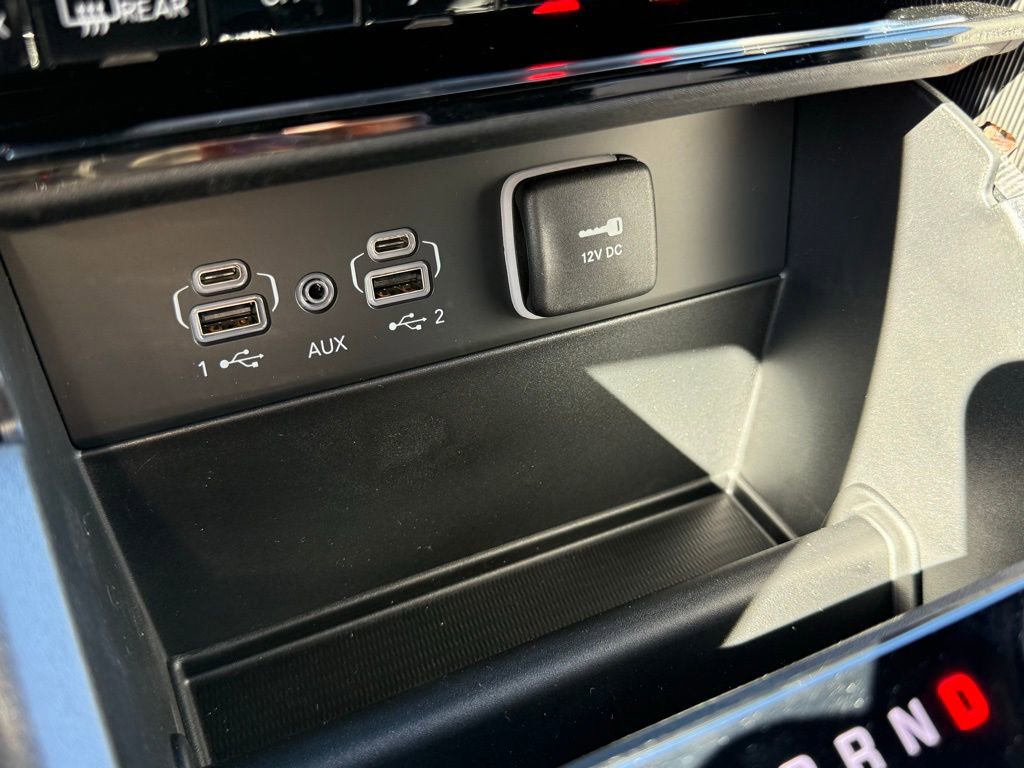 New 2025 Jeep Grand Cherokee Laredo w/ Trailer Tow Package image 22