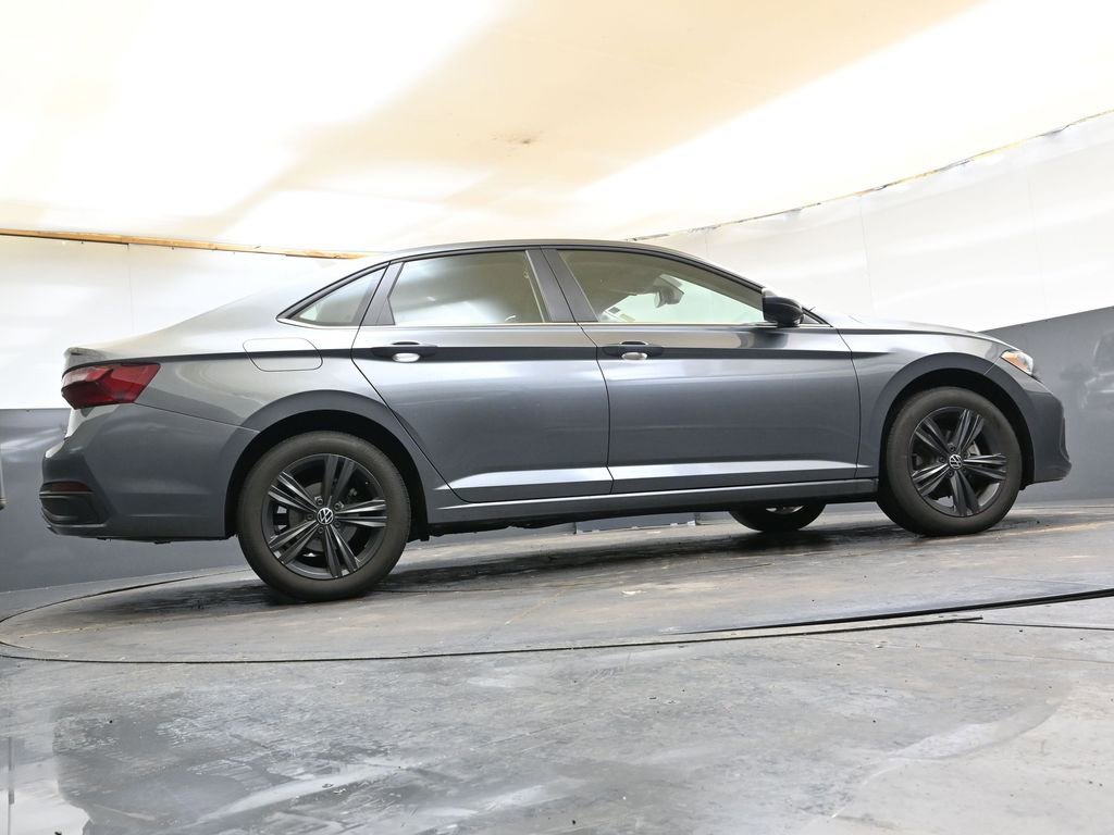 Used 2023 Volkswagen Jetta SE w/ Black Wheel Package image 42