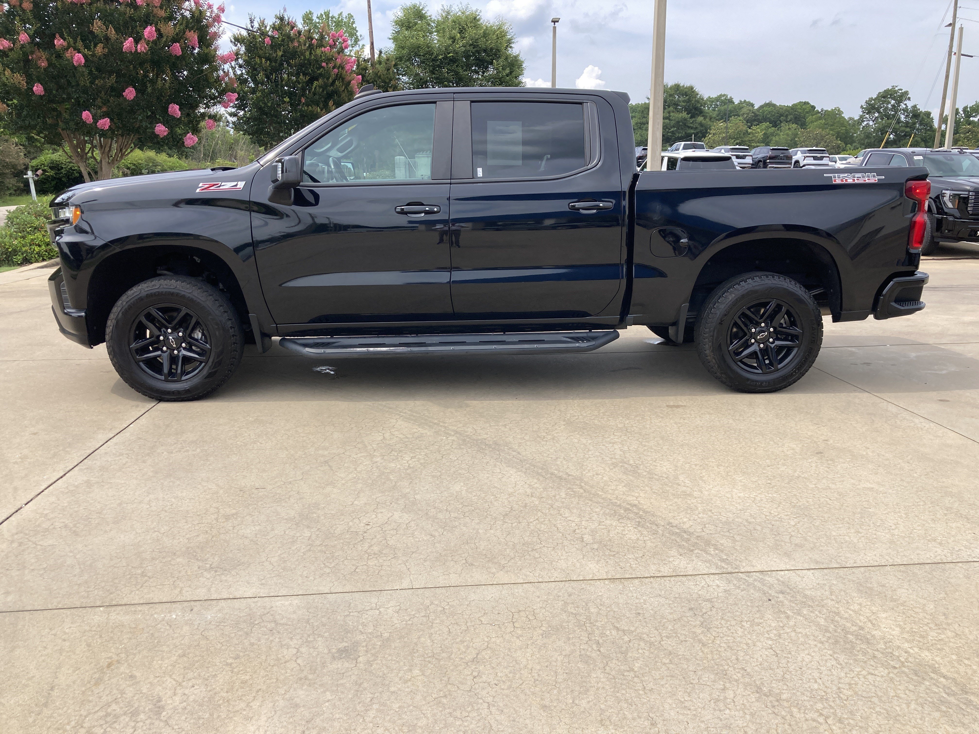 Certified 2019 Chevrolet Silverado 1500 LT Trail Boss w/ Convenience Package AWD/4WD image 9