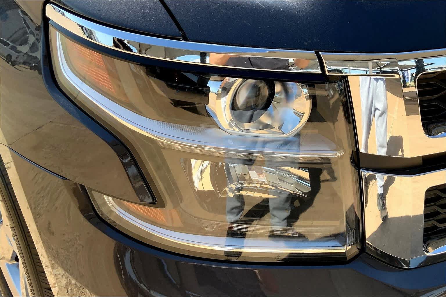 Used 2018 Chevrolet Suburban LT AWD/4WD image 27