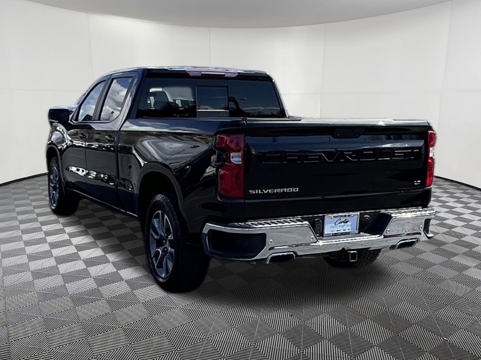 Used 2019 Chevrolet Silverado 1500 LT w/ True North Edition AWD/4WD image 4