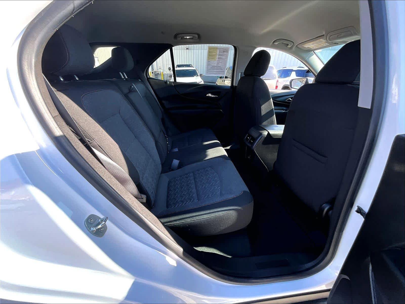 Used 2022 Chevrolet Equinox LT AWD/4WD image 16