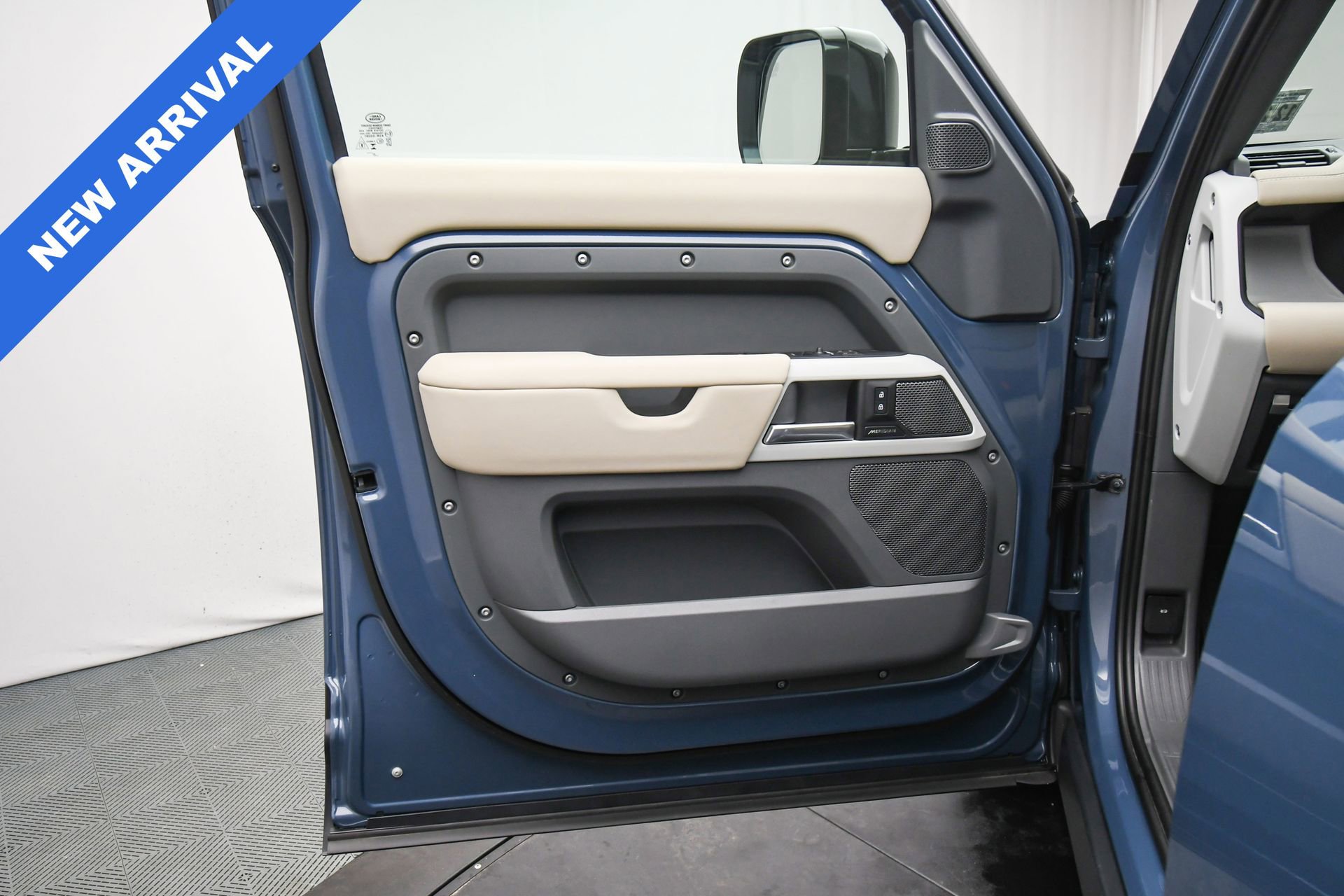 Used 2024 Land Rover Defender 110 S image 41