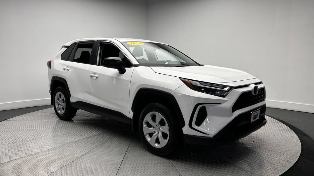 Used 2024 Toyota RAV4 LE AWD/4WD image 40