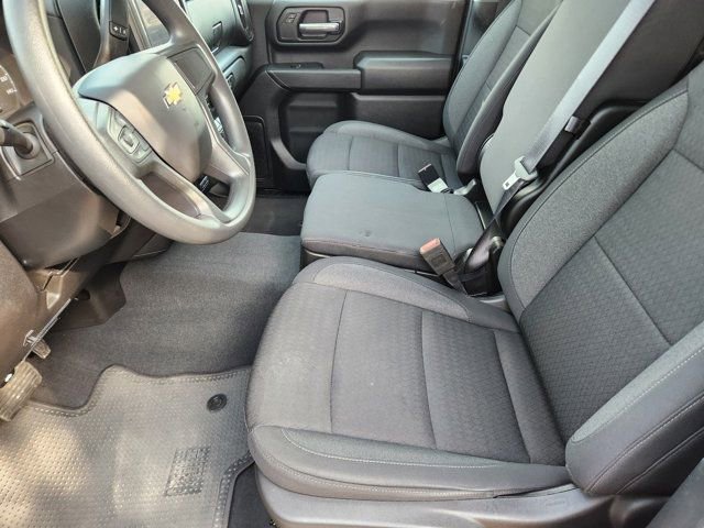 Used 2025 Chevrolet Silverado 2500 Custom w/ Custom Value Package image 5