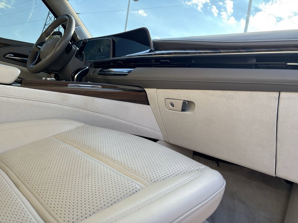 Used 2023 Cadillac Escalade ESV Sport Platinum AWD/4WD image 34