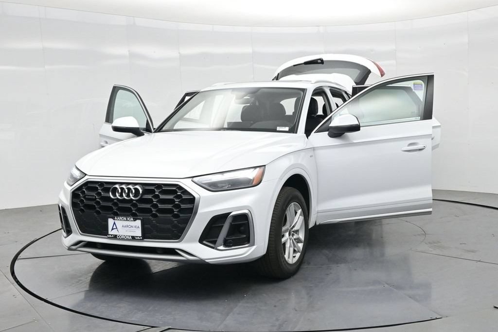 Used 2023 Audi Q5 2.0T Premium w/ Convenience Package AWD/4WD image 40