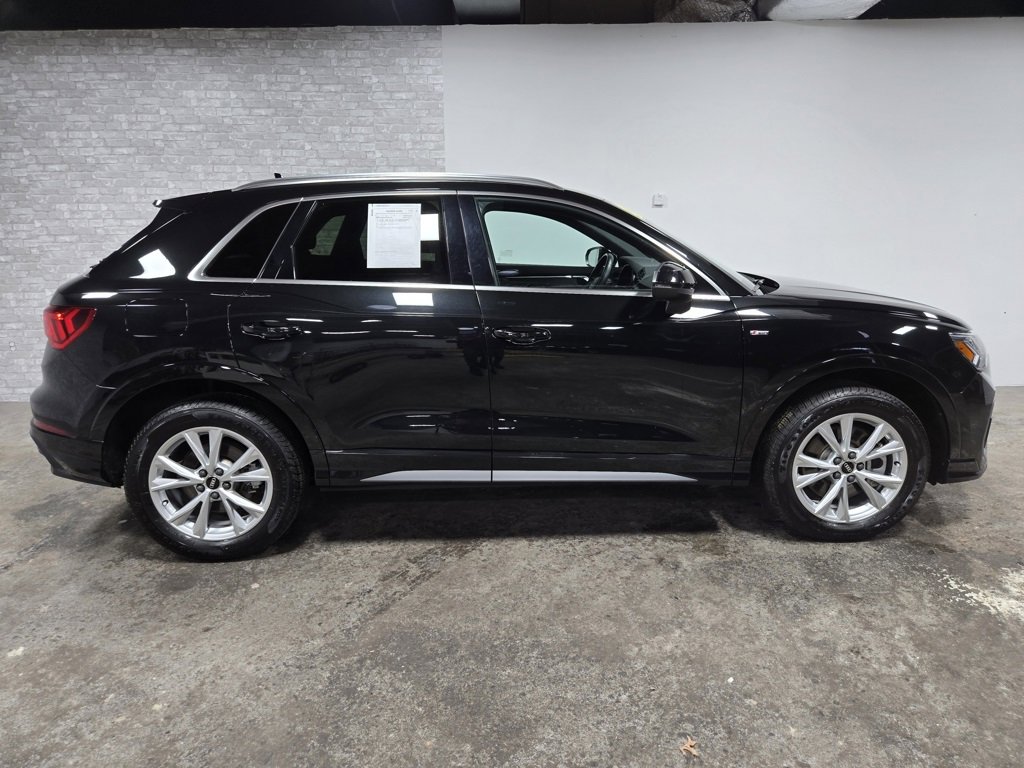 Used 2023 Audi Q3 2.0T Premium image 3