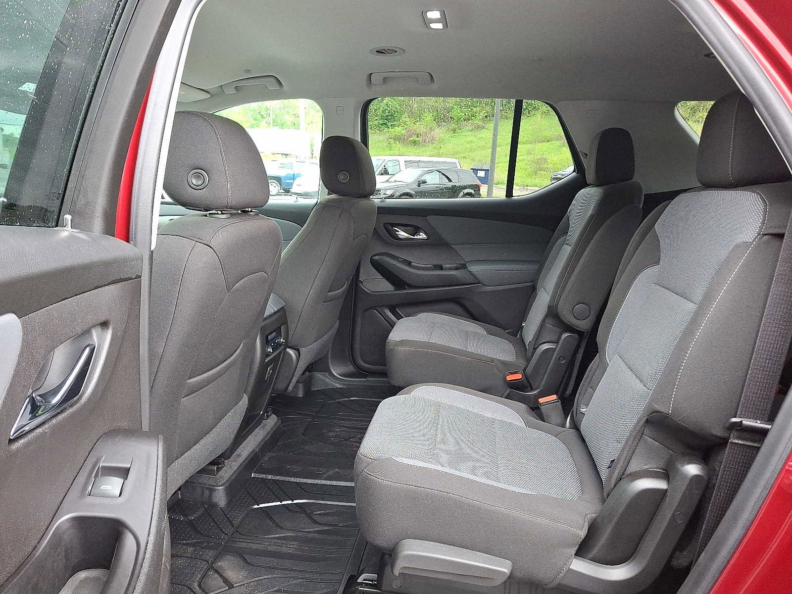 Used 2019 Chevrolet Traverse LT w/ LPO, Blackout Package AWD/4WD image 10