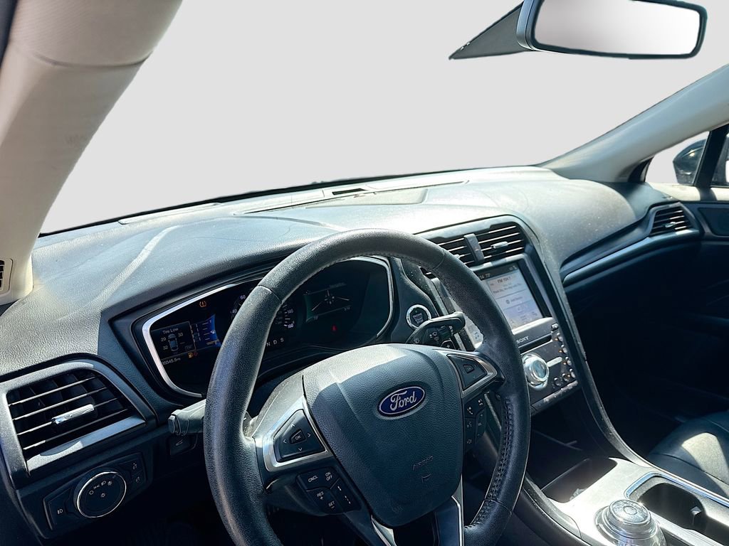 Used 2019 Ford Fusion Titanium AWD/4WD image 11