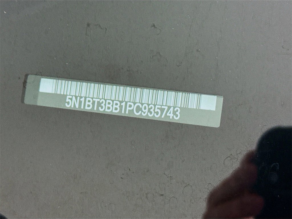 Used 2023 Nissan Rogue SV image 30