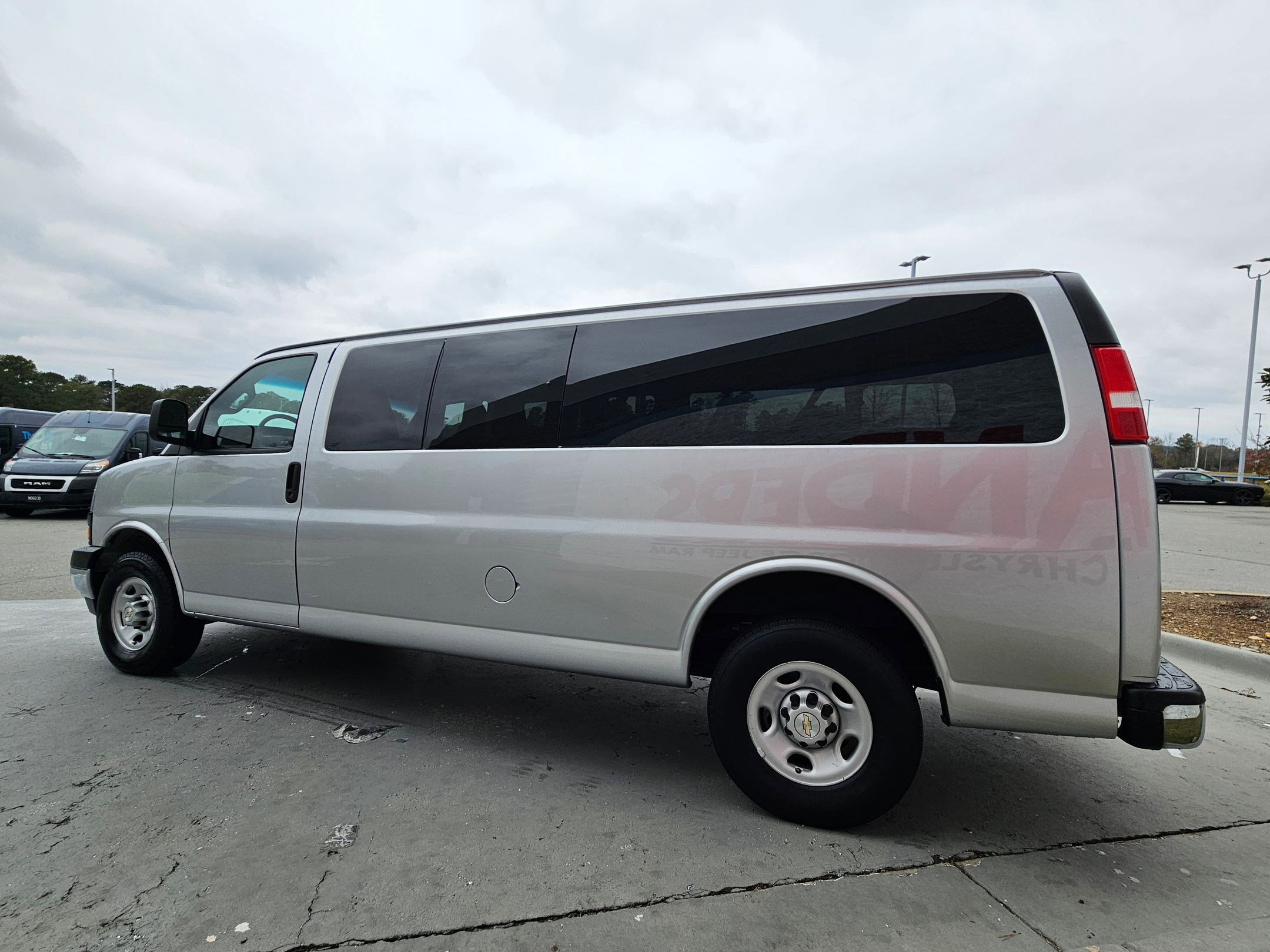 Used 2023 Chevrolet Express 3500 LS image 5
