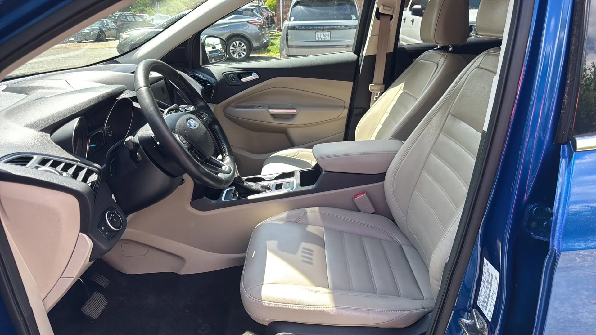 Used 2017 Ford Escape Titanium FWD image 10