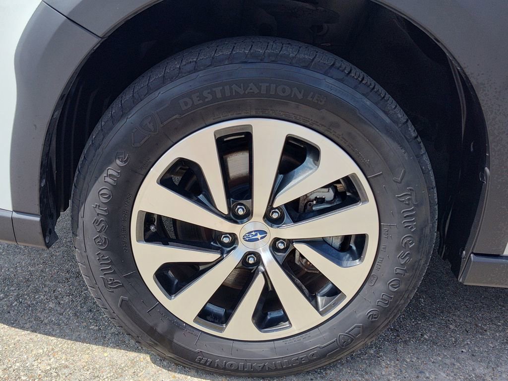 Used 2023 Subaru Outback Premium image 16