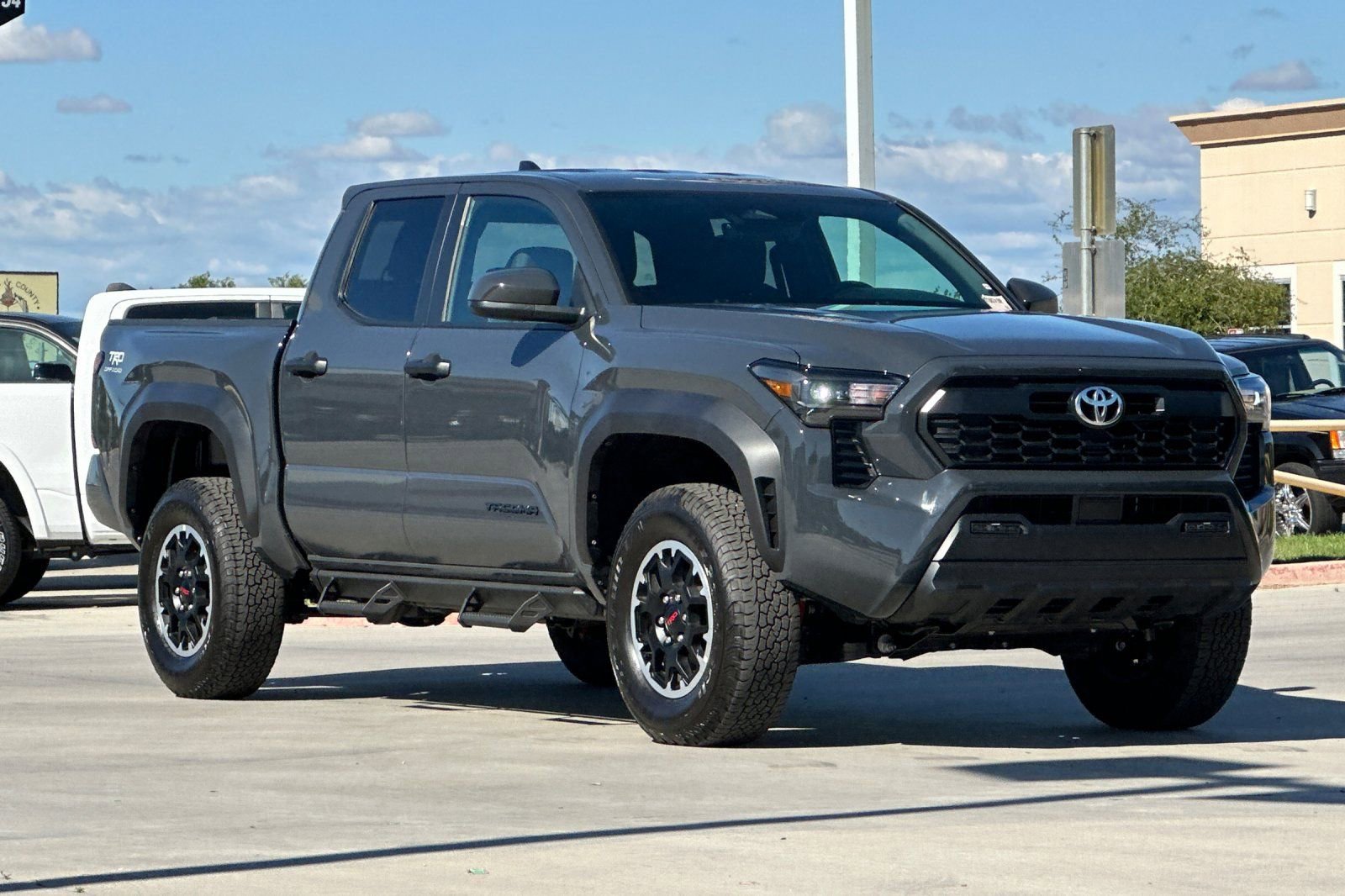 Used 2025 Toyota Tacoma TRD Off-Road AWD/4WD image 8