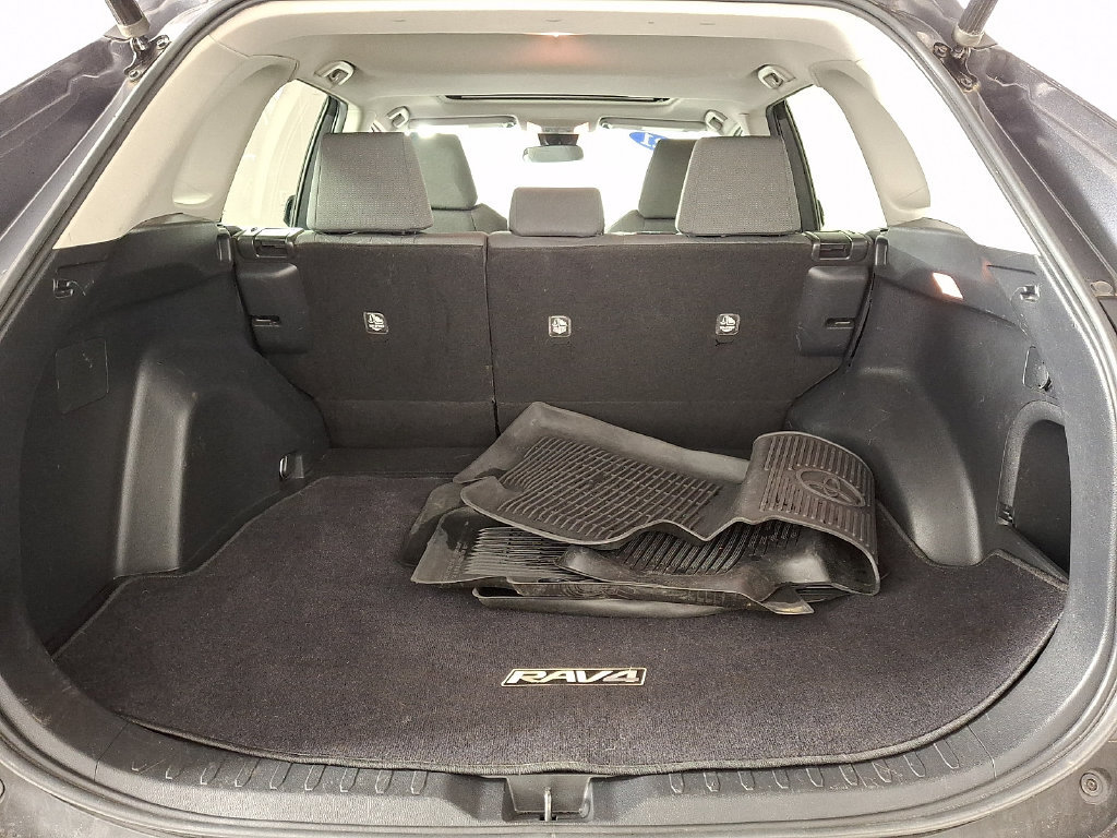 Used 2021 Toyota RAV4 XLE w/ Convenience Package AWD/4WD image 29
