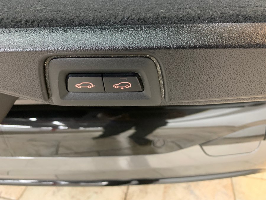 Used 2024 BMW X7 xDrive40i w/ M Sport Package AWD/4WD image 70