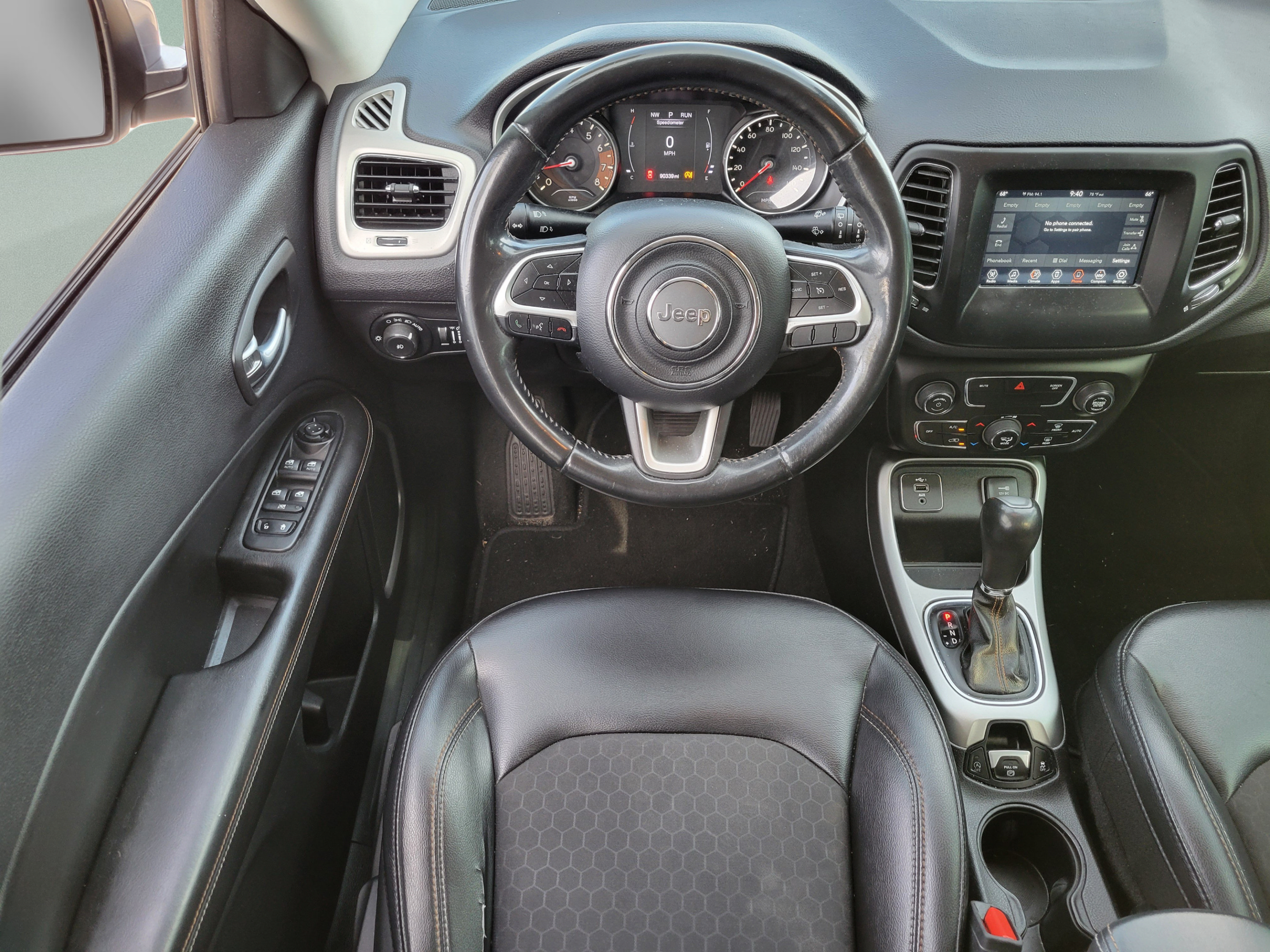 Used 2019 Jeep Compass Latitude FWD image 12