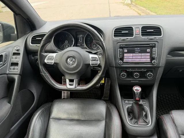Used 2011 Volkswagen Golf 4-Door FWD image 14