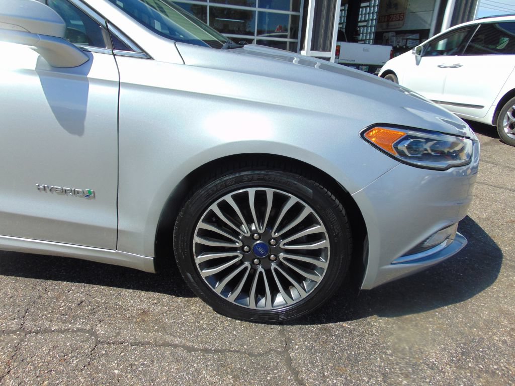Used 2018 Ford Fusion Titanium FWD image 11