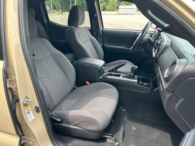 Used 2018 Toyota Tacoma TRD Off-Road w/ Technology Package AWD/4WD image 30