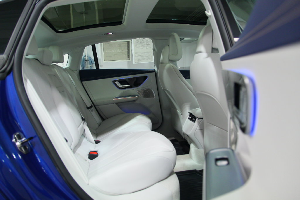 Certified 2023 Mercedes-Benz EQE 350+ 4MATIC Sedan image 25