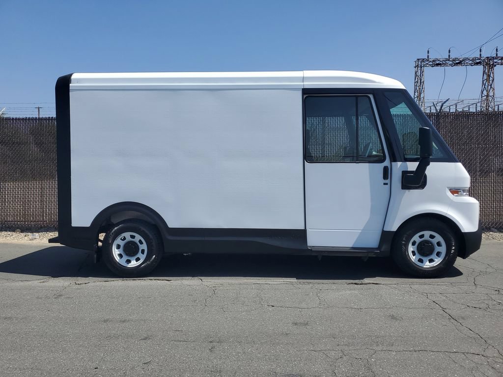 New 2025 Chevrolet Brightdrop 400 w/ Battery Pack, Max Range AWD/4WD image 2