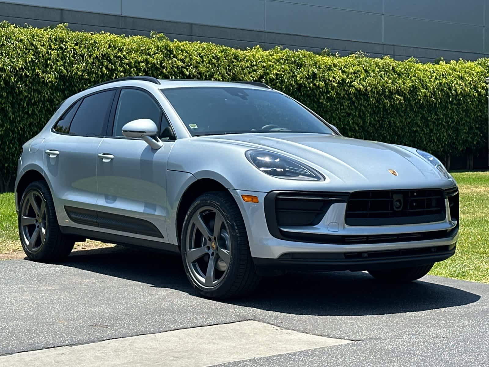 New 2026 Porsche Macan AWD/4WD image 10