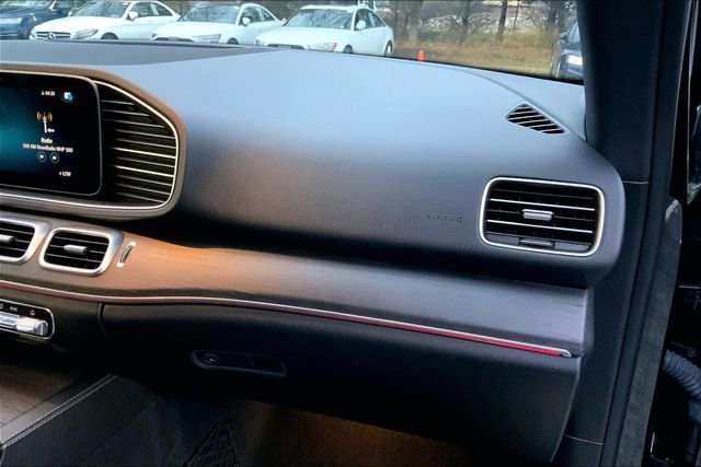 Used 2020 Mercedes-Benz GLE 350 4MATIC w/ Premium Package image 18