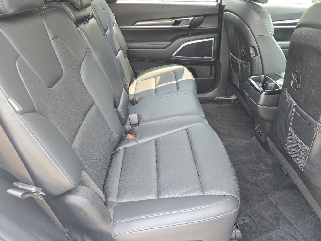 Used 2024 Kia Telluride LX FWD image 19