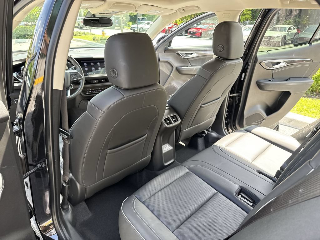 Used 2021 Buick Envision Essence w/ Technology Package I FWD image 34
